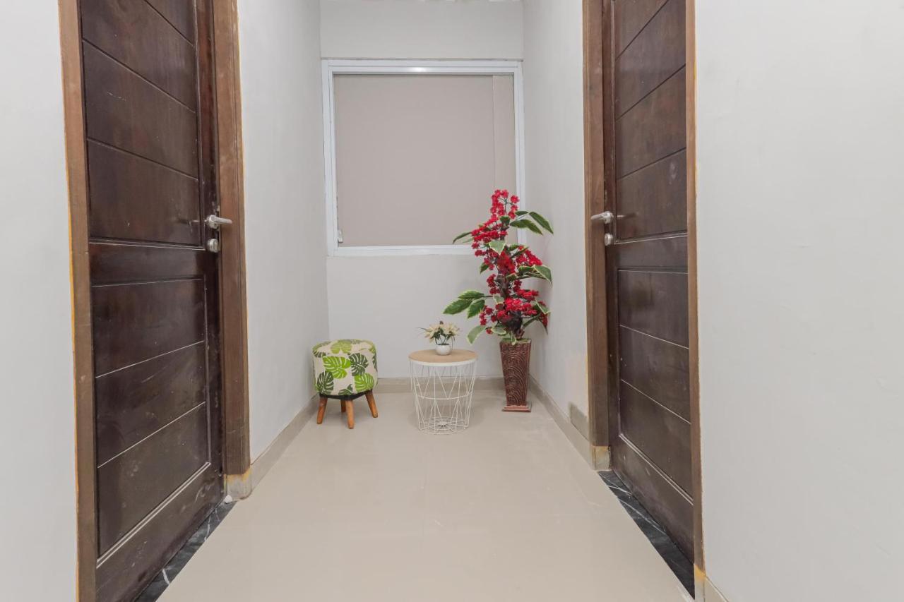 Hotel Reddoorz @ Gedangan Sidoarjo Exterior foto